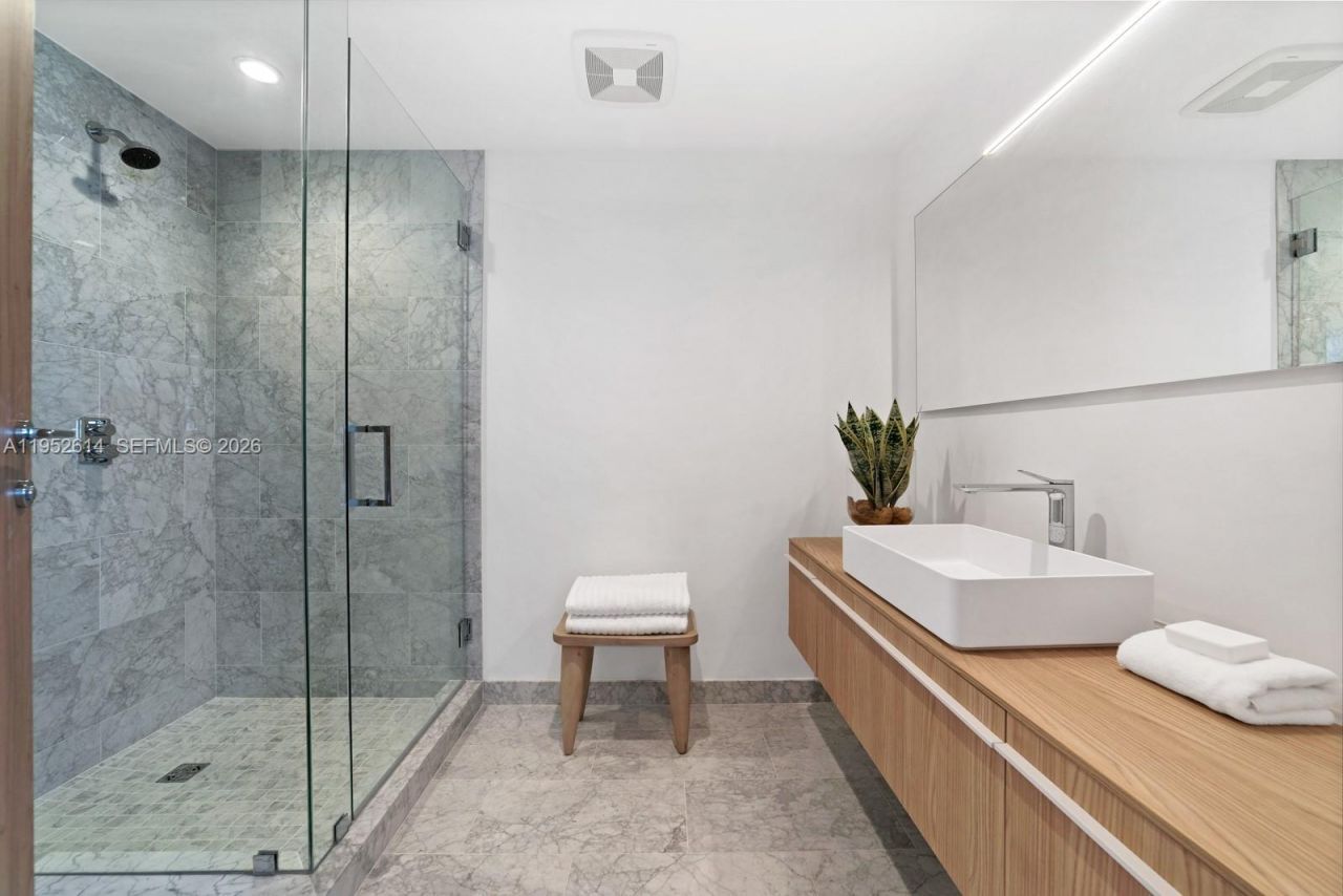 1135 103rd St, Unit 701, Bay Harbor Islands, FL 33154 Photo