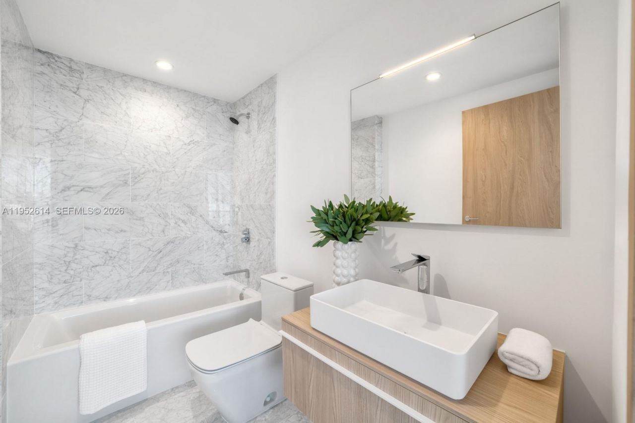 1135 103rd St, Unit 701, Bay Harbor Islands, FL 33154 Photo