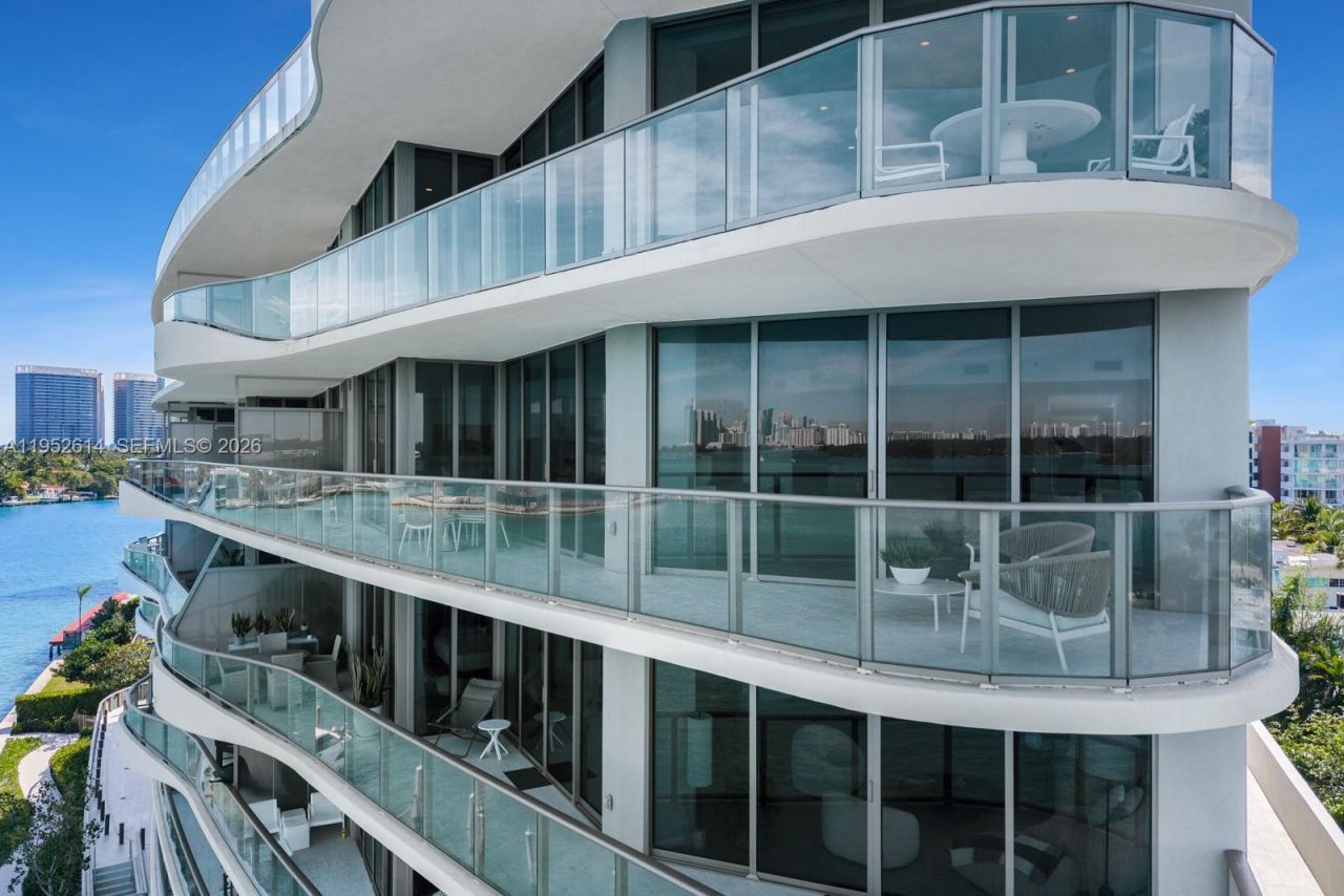 1135 103rd St, Unit 701, Bay Harbor Islands, FL 33154 Photo