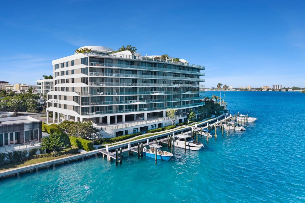 1135 103rd St, Unit 701, Bay Harbor Islands, FL 33154 Photo