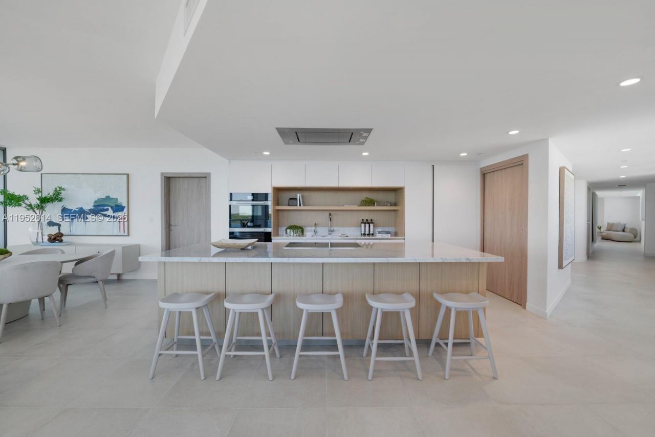 1135 103rd St, Unit 701, Bay Harbor Islands, FL 33154 Photo