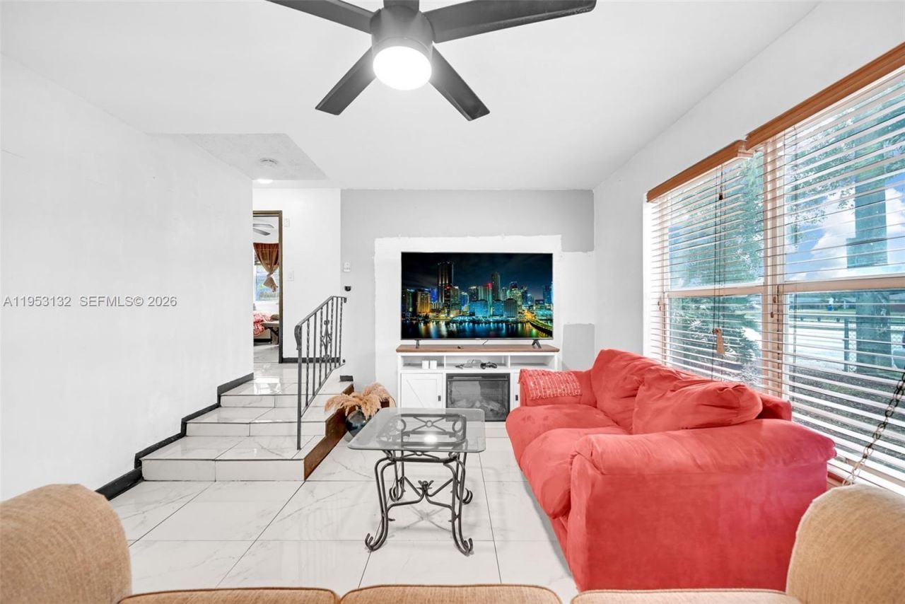 6629 Sheridan St , Hollywood, FL 33024 Photo