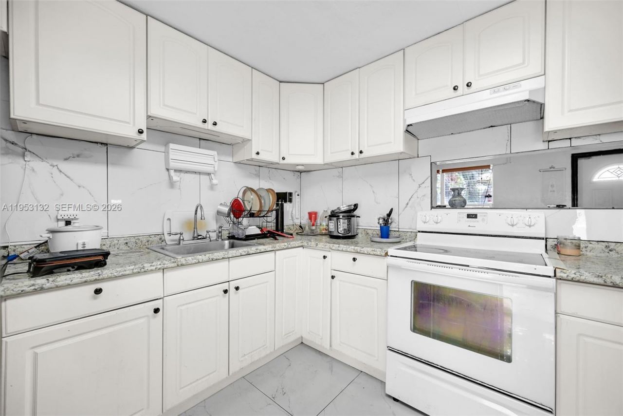 6629 Sheridan St , Hollywood, FL 33024 Photo