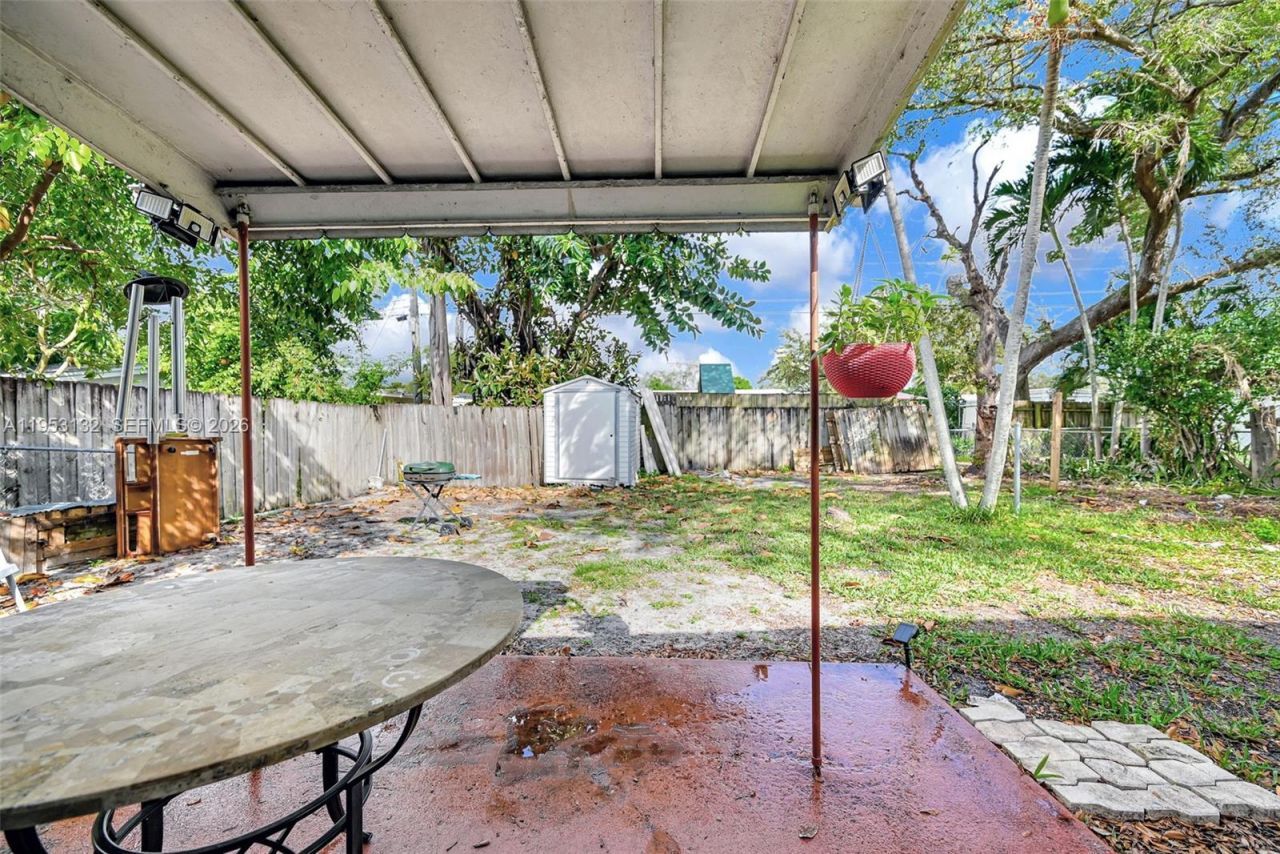 6629 Sheridan St , Hollywood, FL 33024 Photo