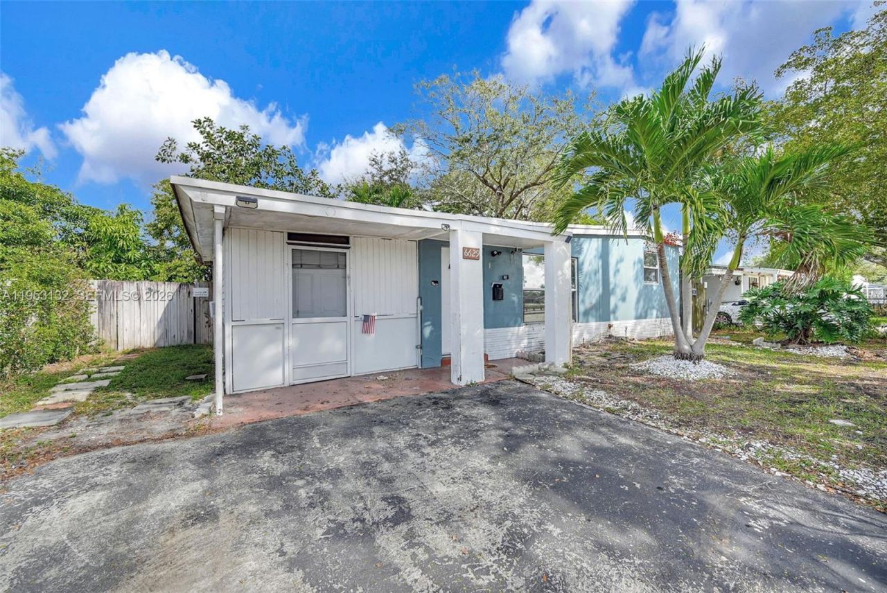 6629 Sheridan St , Hollywood, FL 33024 Photo