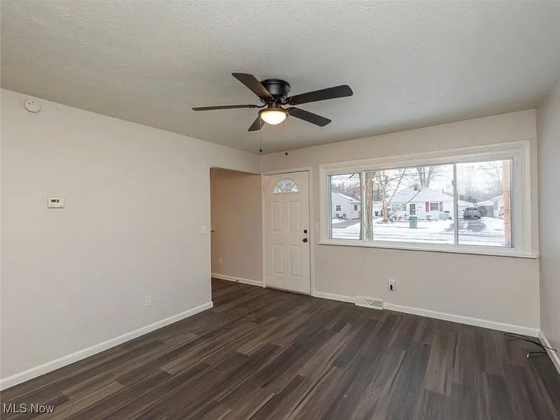 828 S Logan Street, Elyria, OH 44035 Photo 3