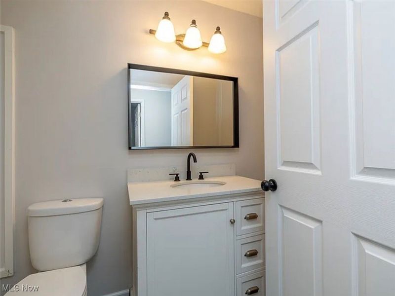 828 S Logan Street, Elyria, OH 44035 Photo 6