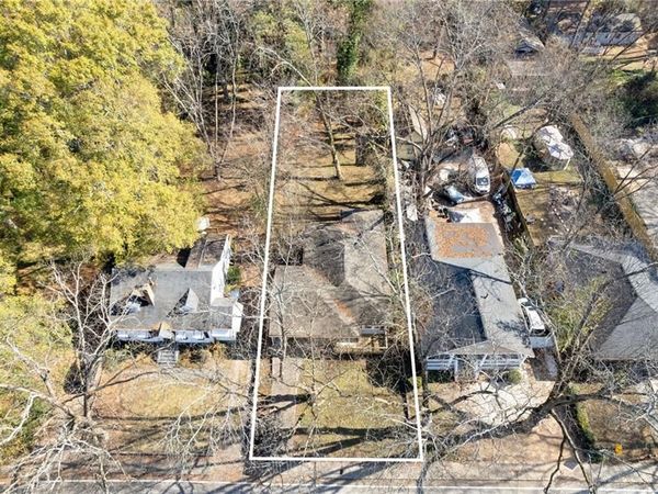 433 W Lake Avenue NW, Atlanta, GA 30318