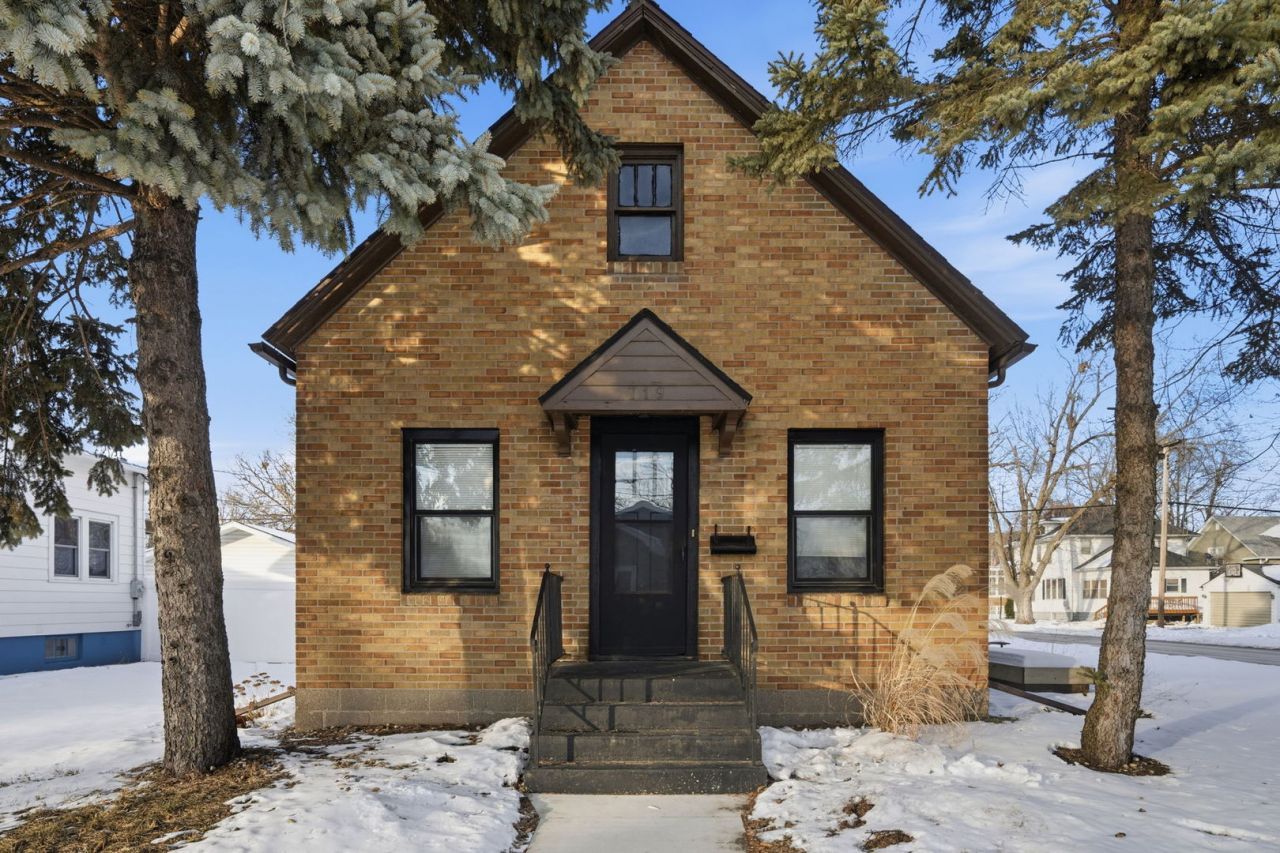 719 16th Avenue, Fulton, IL 61252 Main Photo