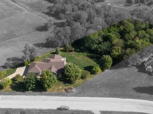 1253 Hillview Court NE, Swisher, IA 52338
