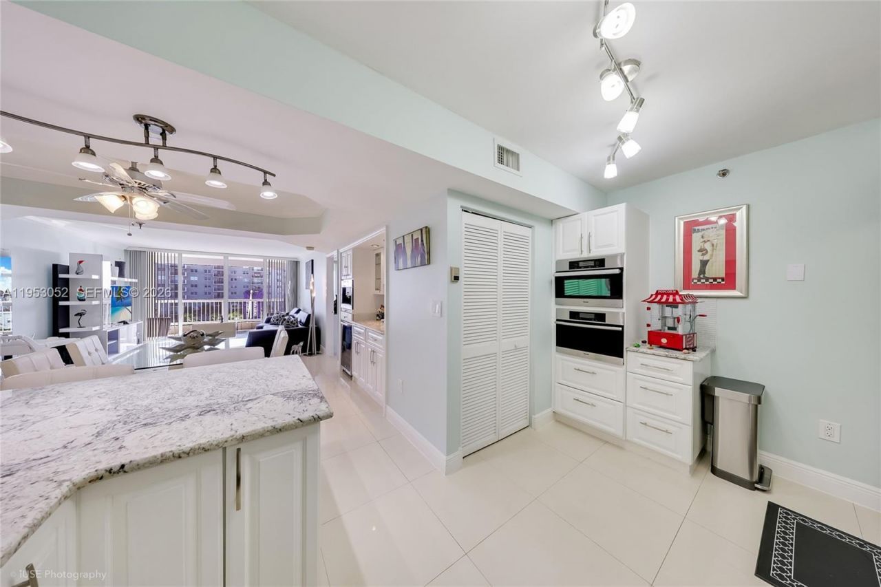 9341 Collins Ave, Unit 503, Surfside, FL 33154 Photo