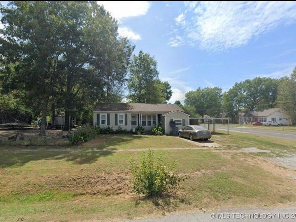 900 SE 7th Street , Wagoner, OK 74467