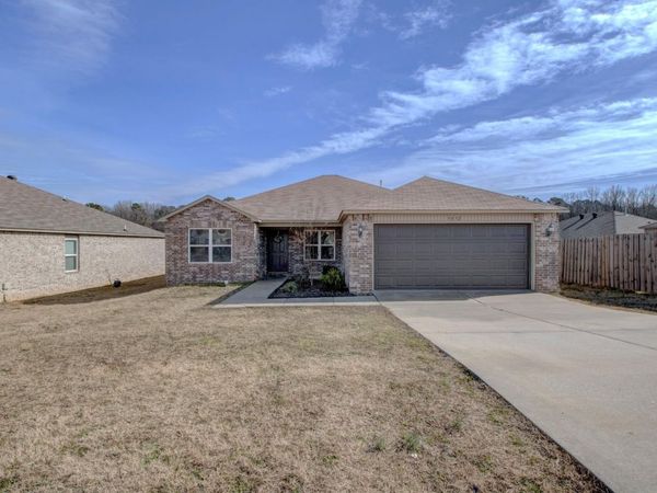 5032 Woodstream Drive, Alexander, AR 72002