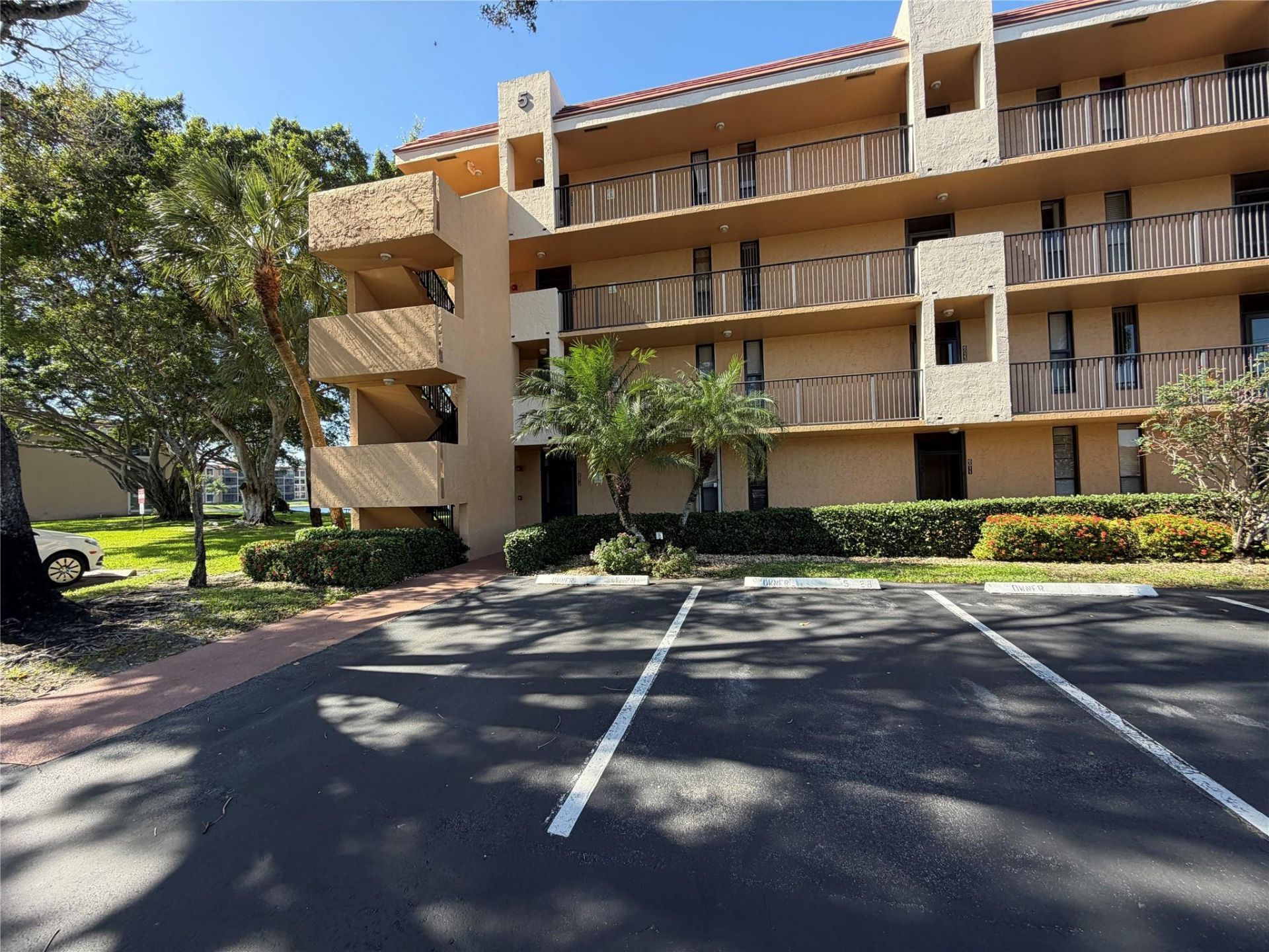 6022 Coral Lake Drive, Unit 210, Margate, FL 33063 Photo