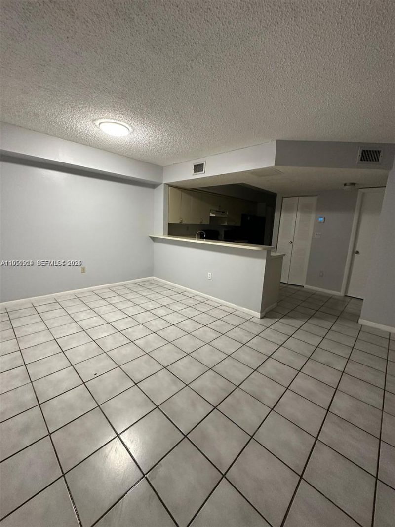 8600 SW 212th St , Unit 105, Cutler Bay, FL 33189 Photo