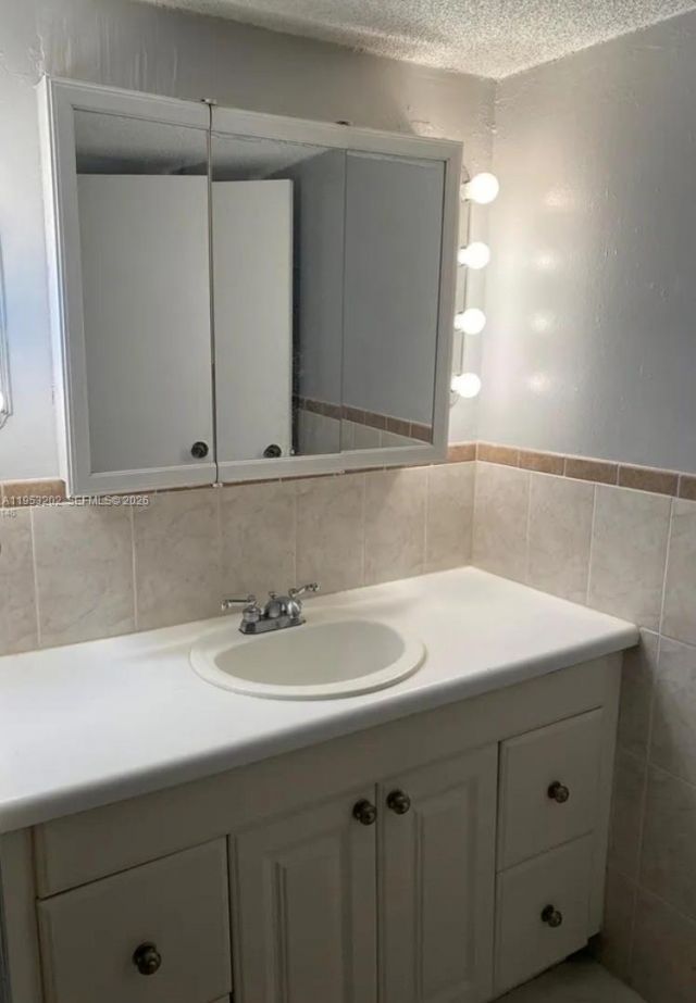 4848 NW 24th Ct , Unit 306, Lauderdale Lakes, FL 33313 Photo