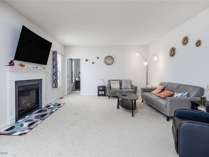 38488 Briar Lakes Drive, Avon, OH 44011 Photo 9