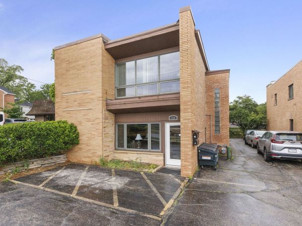 175 N Washington Street, Wheaton, IL 60187