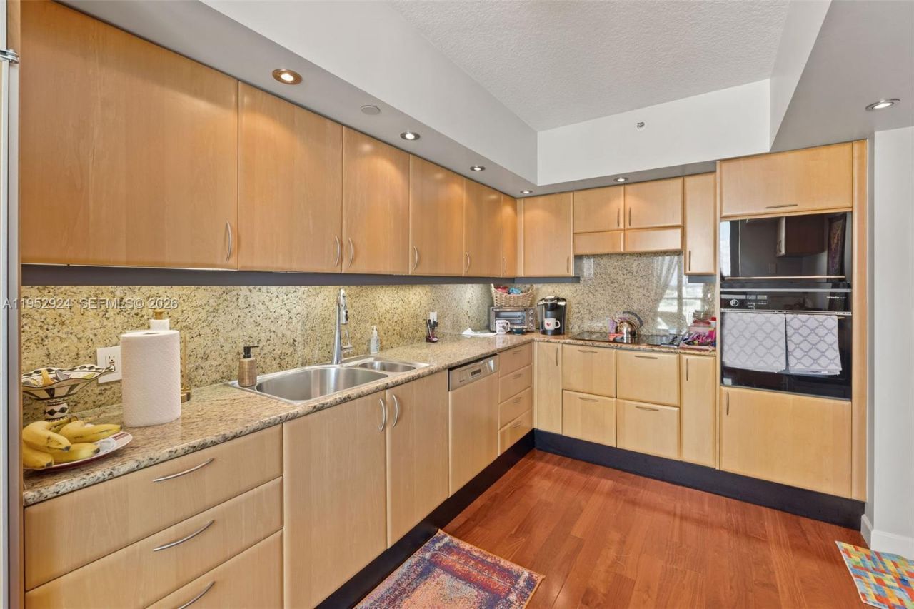 1455 Ocean Dr, Unit 1401, Miami Beach, FL 33139 Photo