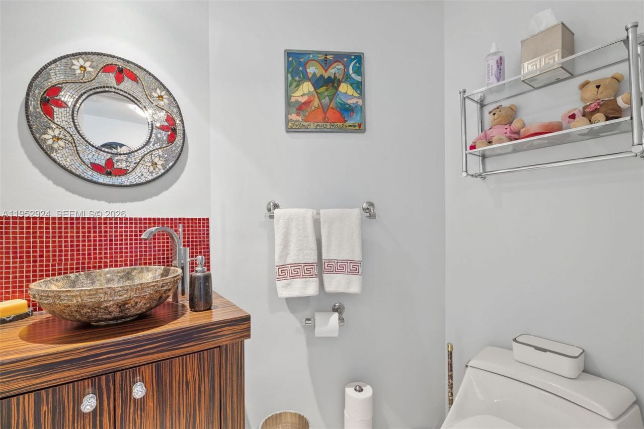 1455 Ocean Dr, Unit 1401, Miami Beach, FL 33139 Photo