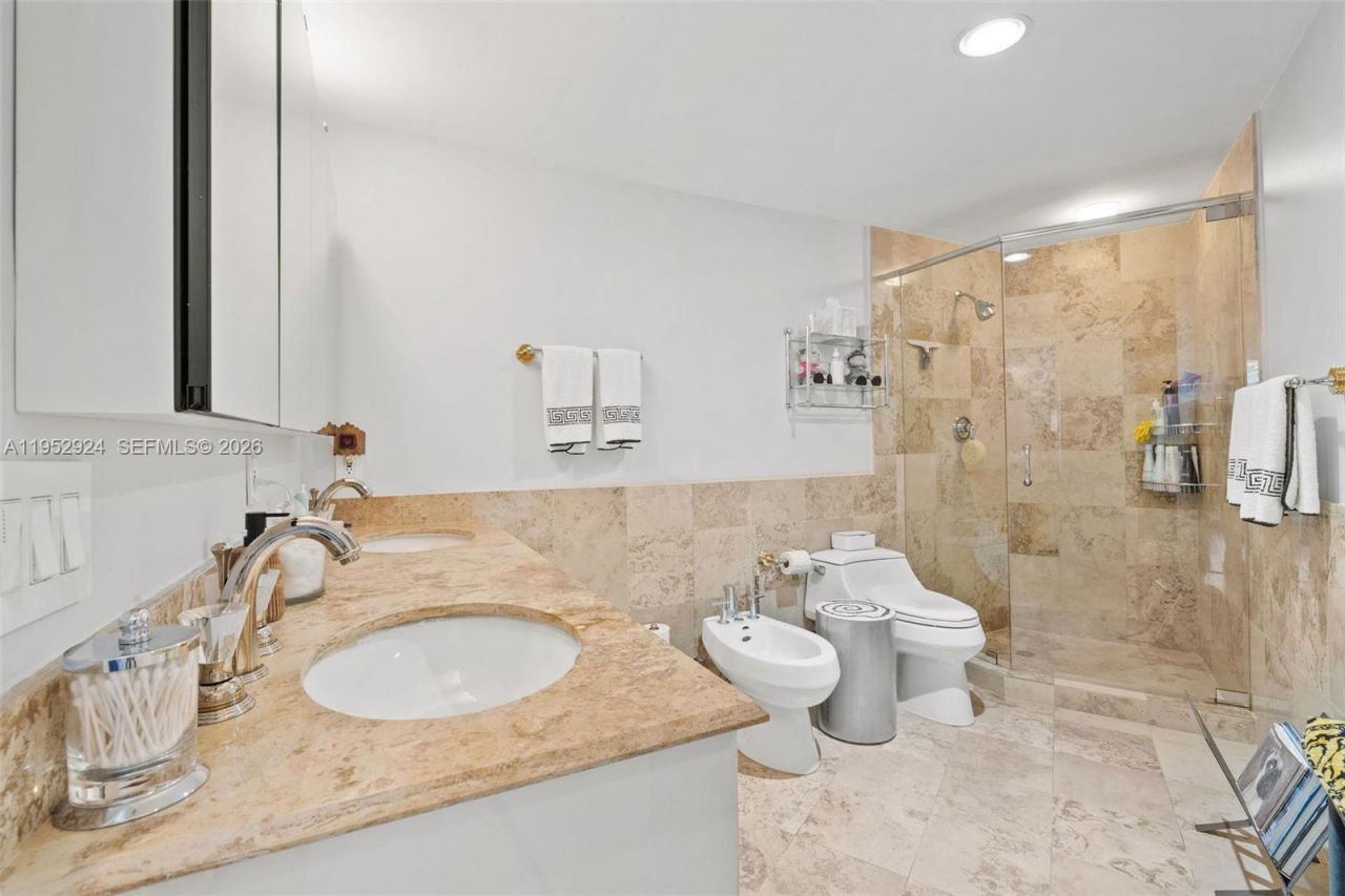 1455 Ocean Dr, Unit 1401, Miami Beach, FL 33139 Photo