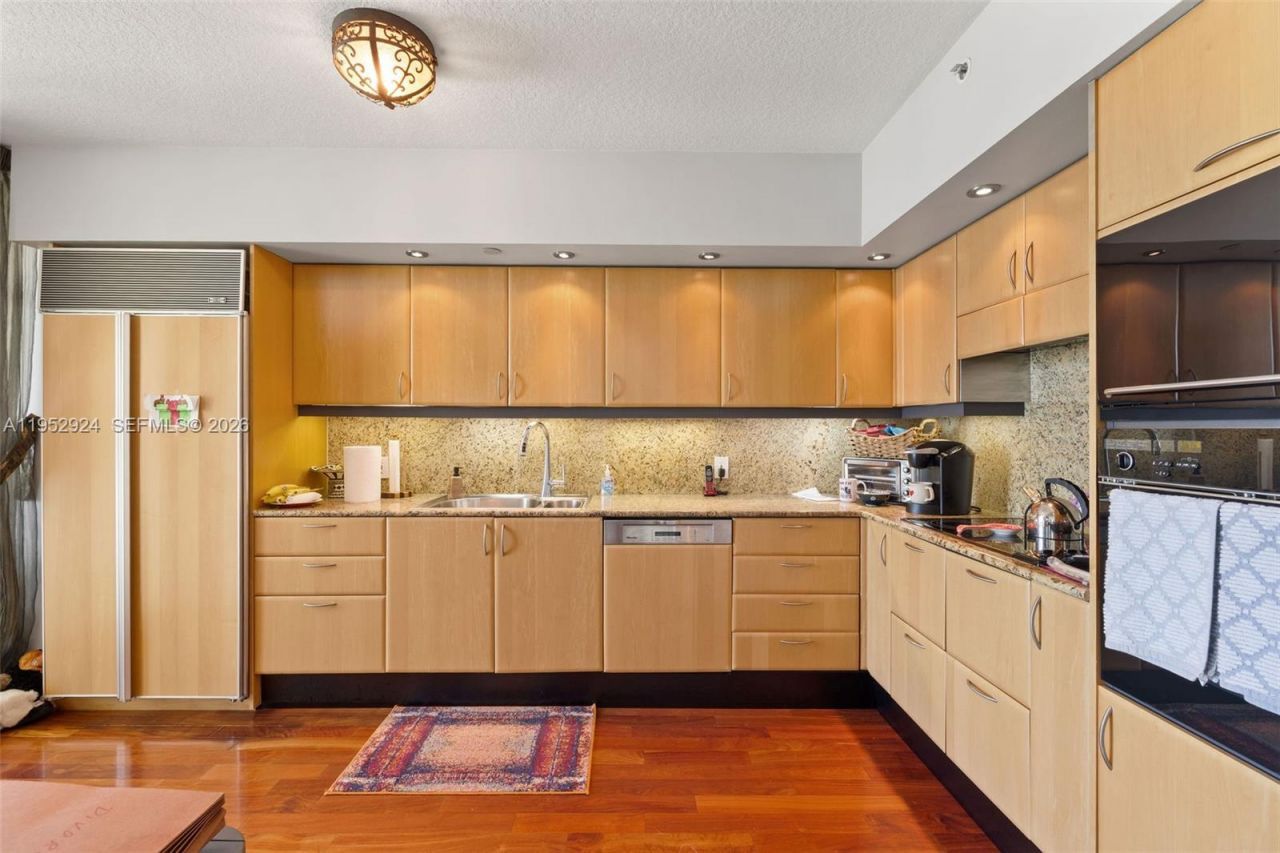 1455 Ocean Dr, Unit 1401, Miami Beach, FL 33139 Photo