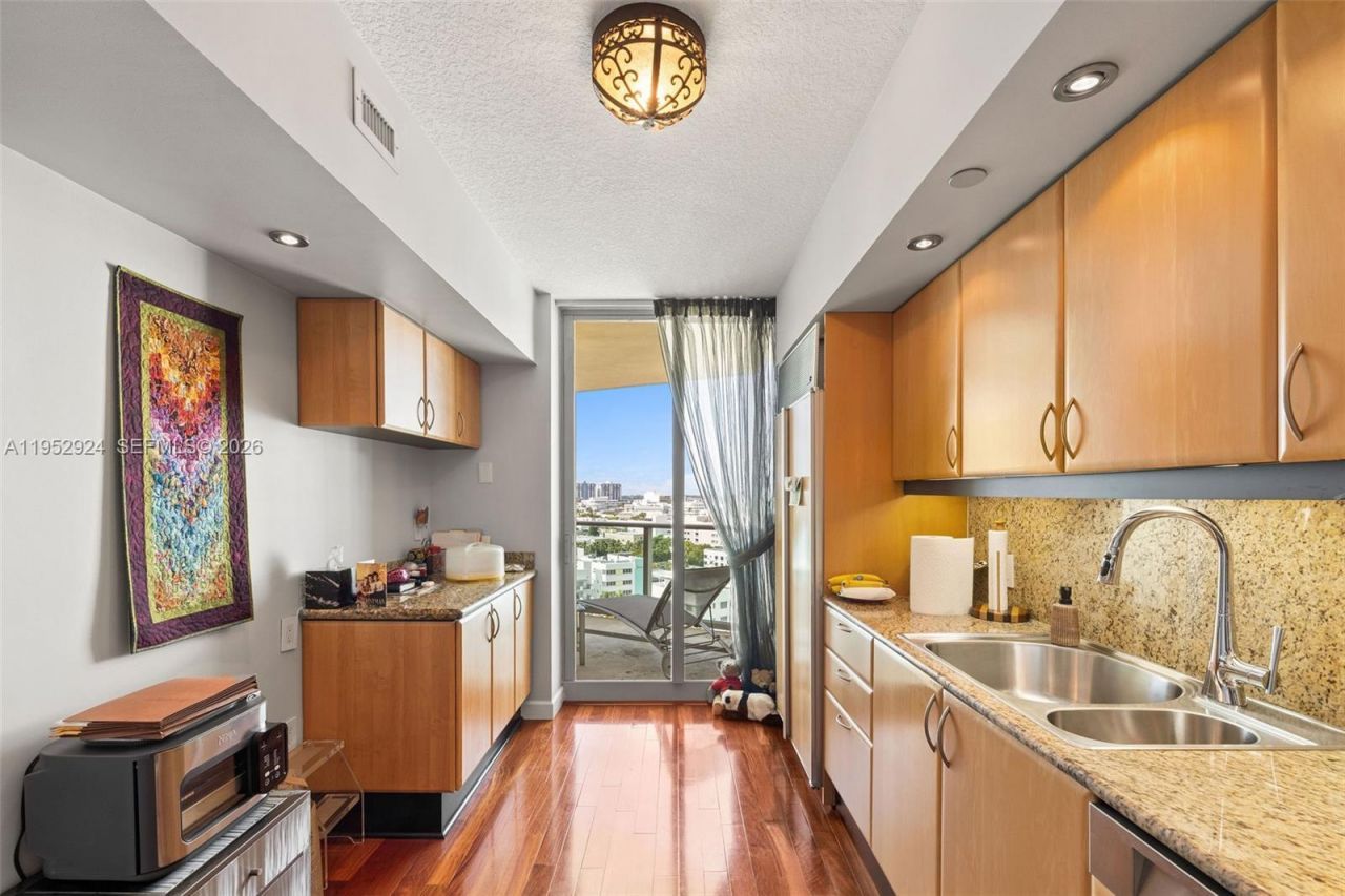 1455 Ocean Dr, Unit 1401, Miami Beach, FL 33139 Photo