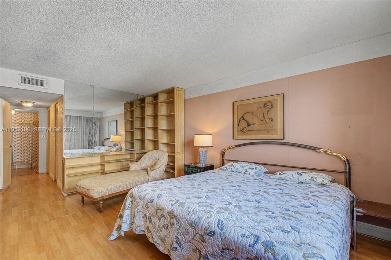 1420 Brickell Bay Dr, Unit 904B, Miami, FL 33131 Photo