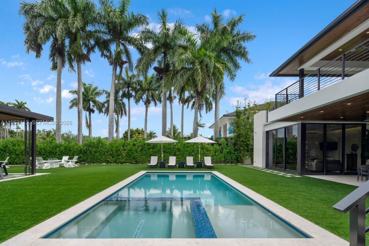 6031 SW 88th St, South Miami, FL 33156 Photo