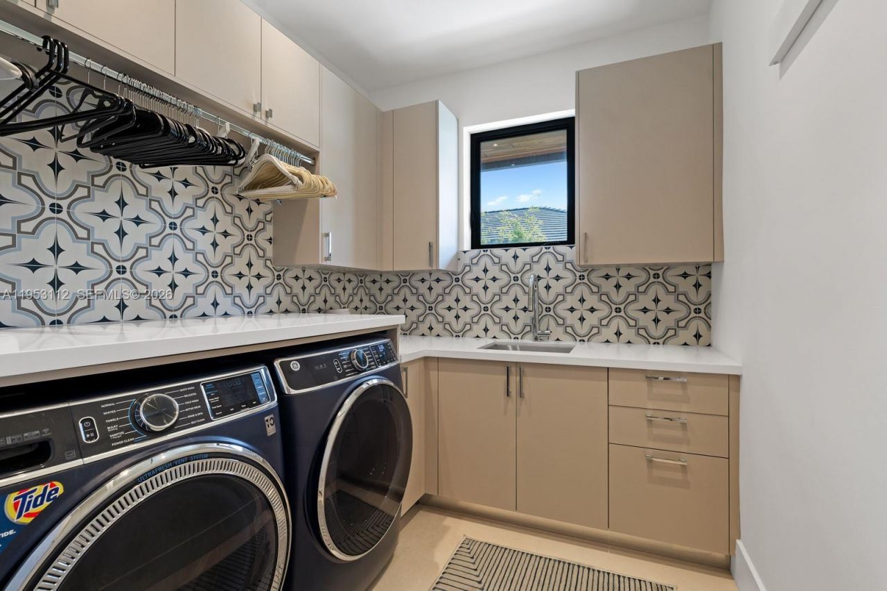 6031 SW 88th St, South Miami, FL 33156 Photo