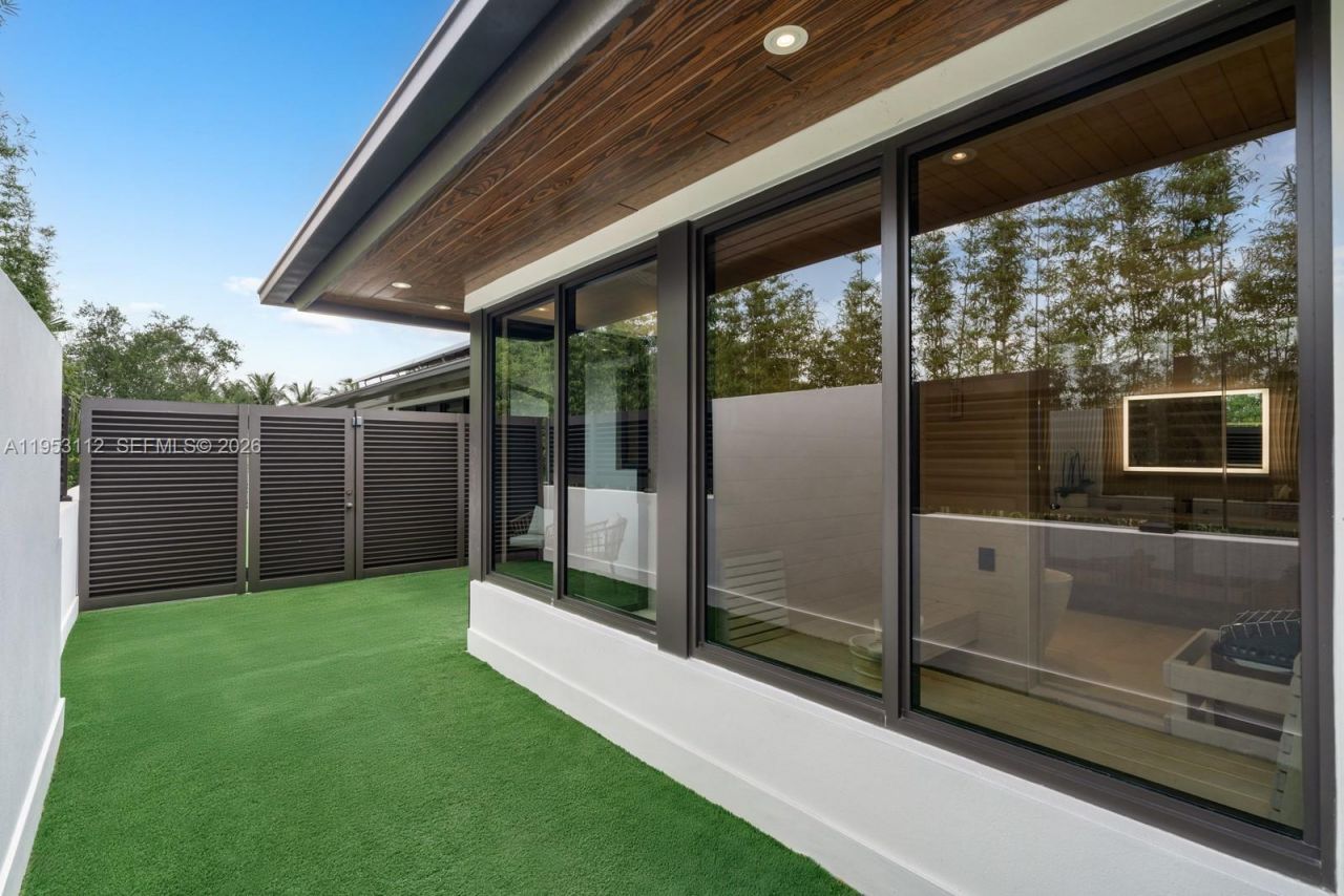 6031 SW 88th St, South Miami, FL 33156 Photo