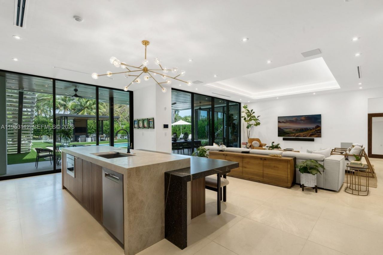 6031 SW 88th St, South Miami, FL 33156 Photo