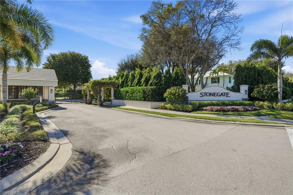 7395 Stonegate Dr, Naples, FL 34109 Photo