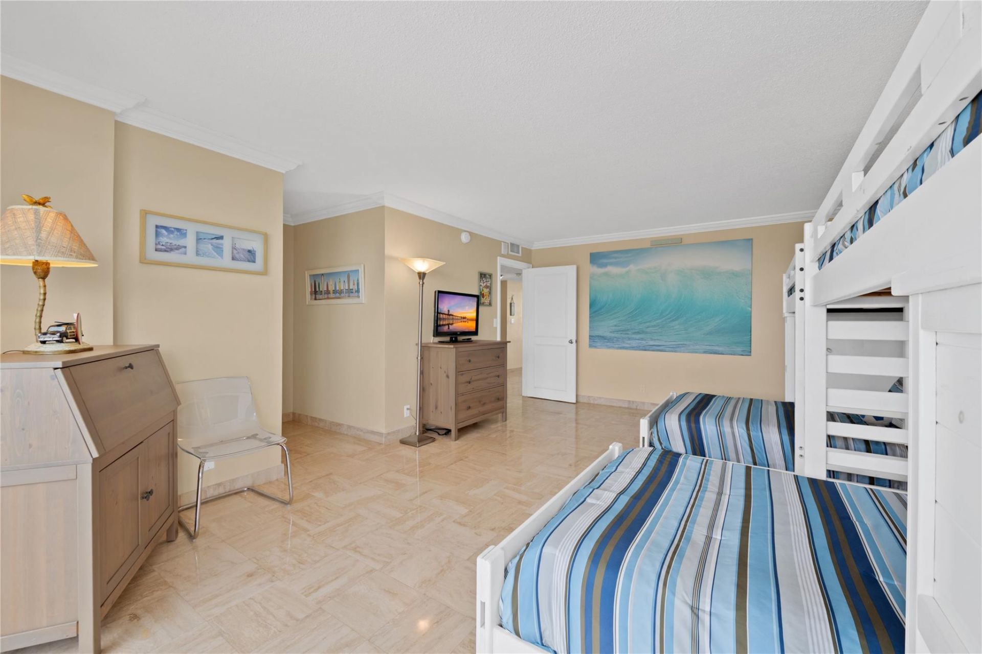 4300 N Ocean Boulevard, Unit 15E, Fort Lauderdale, FL 33308 Photo
