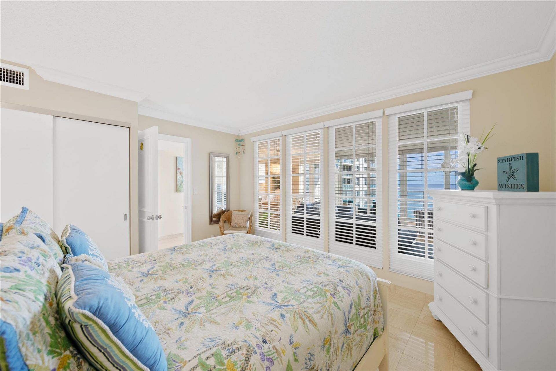 4300 N Ocean Boulevard, Unit 15E, Fort Lauderdale, FL 33308 Photo