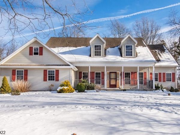 134 Meadows Rd, Lafayette, NJ 07848