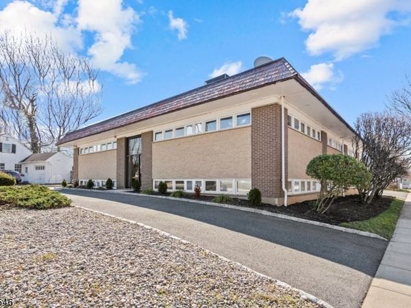 744 Galloping Hill Rd, Roselle Park, NJ 07204