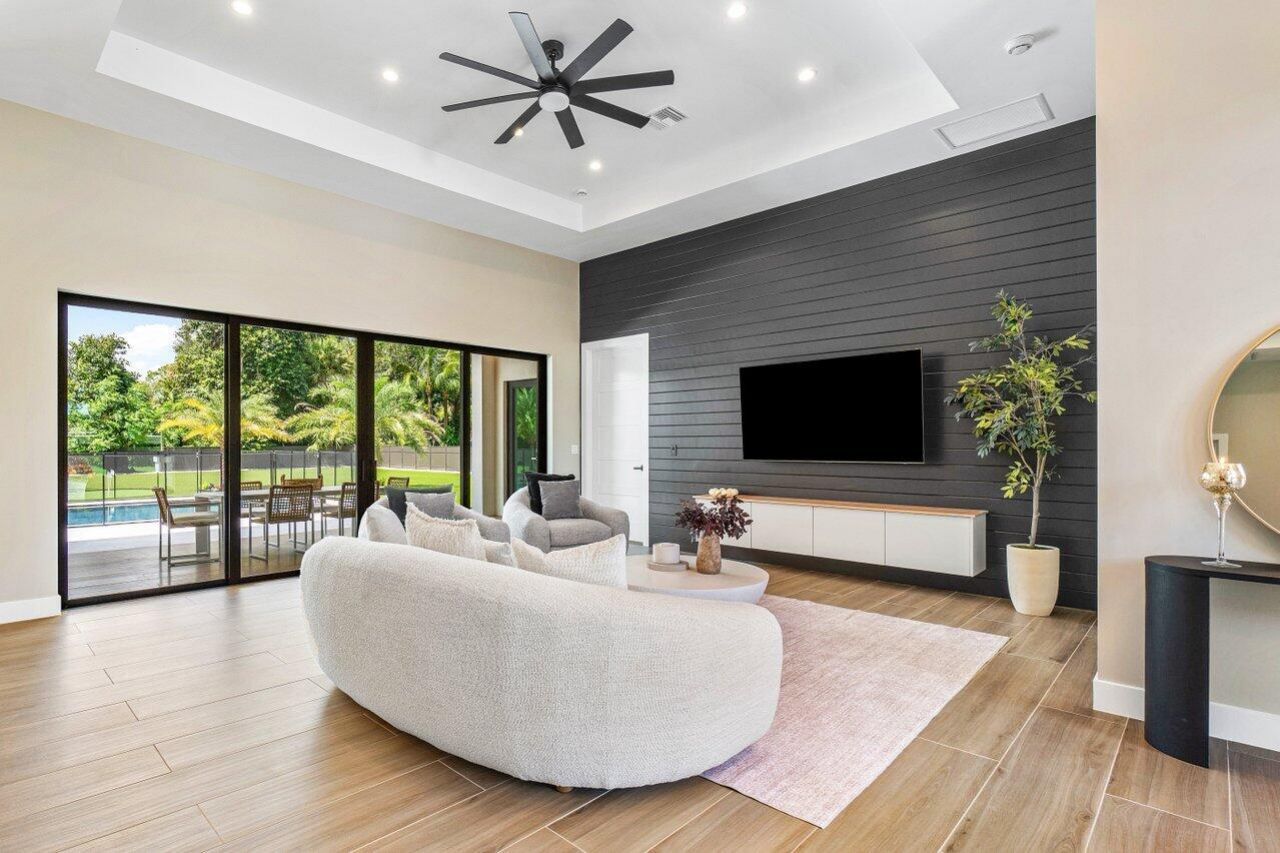 221 Milestone Way, West Palm Beach, FL 33415 Photo