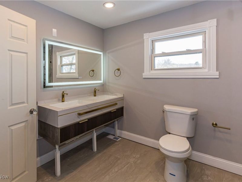 817 Raymond Street, Akron, OH 44307 Photo 28