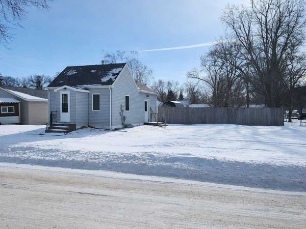 422 Minnesota Avenue SE, Willmar, MN 56201