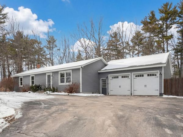 15 Monroe Drive, Naples, ME 04055