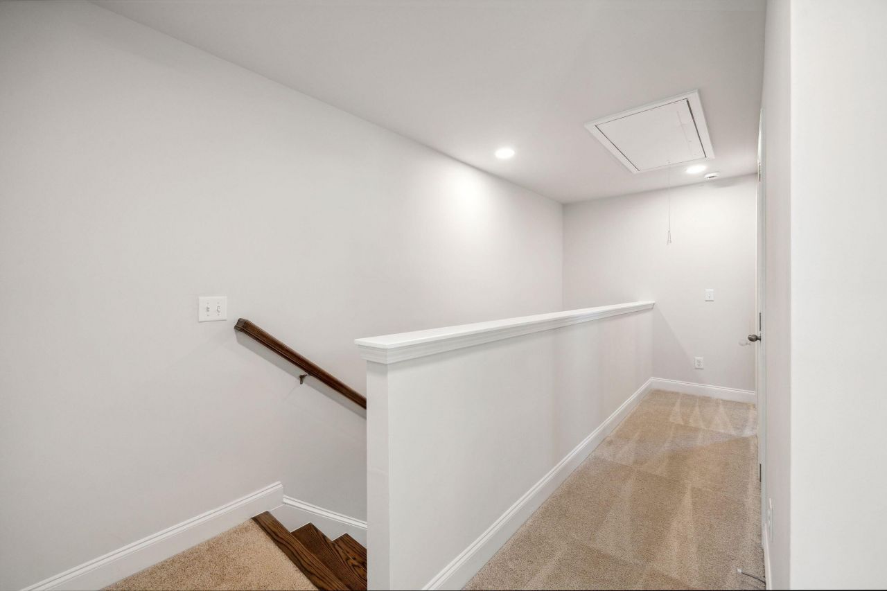 247 Harding Lane Photo 32