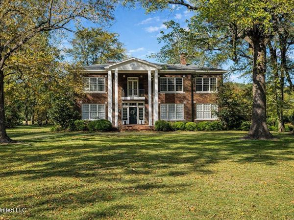 2502 W Claiborne Avenue, Greenwood, MS 38930