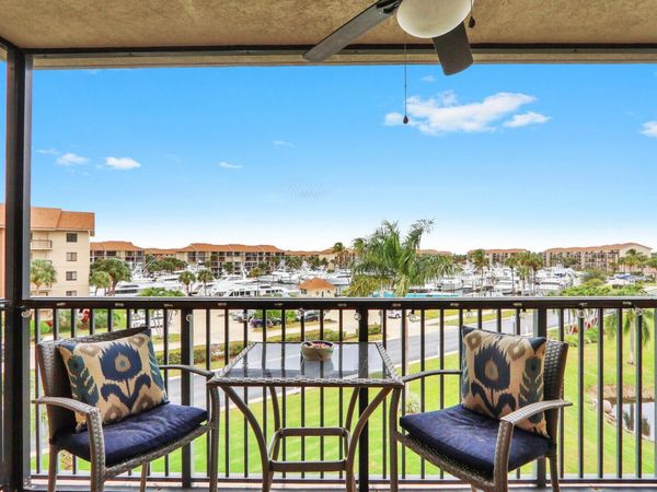 901 Seafarer Circle, Unit 403, Jupiter, FL 33477