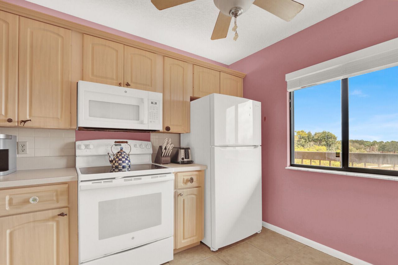 901 Seafarer Circle, Unit 403, Jupiter, FL 33477 Photo