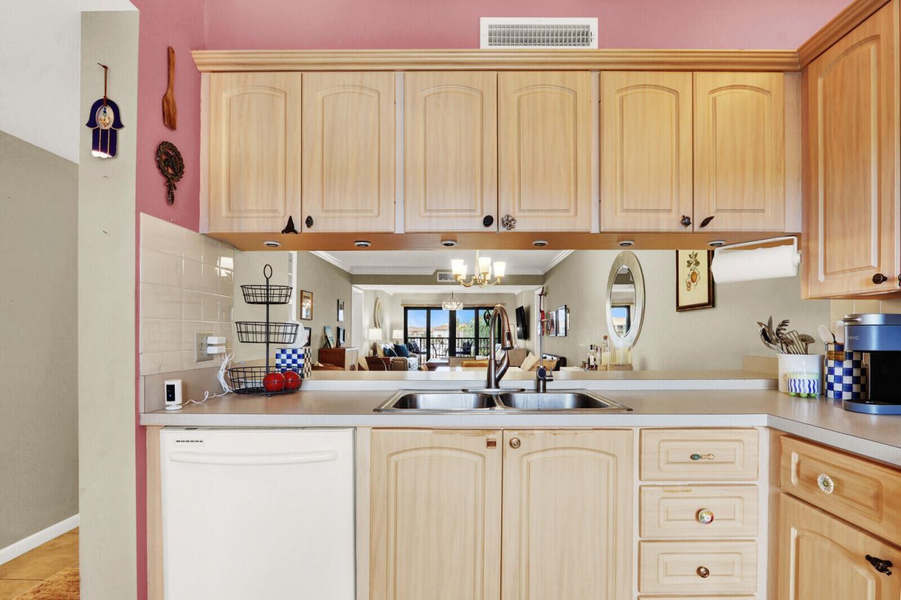 901 Seafarer Circle, Unit 403, Jupiter, FL 33477 Photo