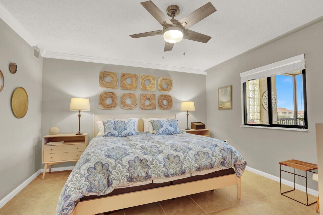 901 Seafarer Circle, Unit 403, Jupiter, FL 33477 Photo