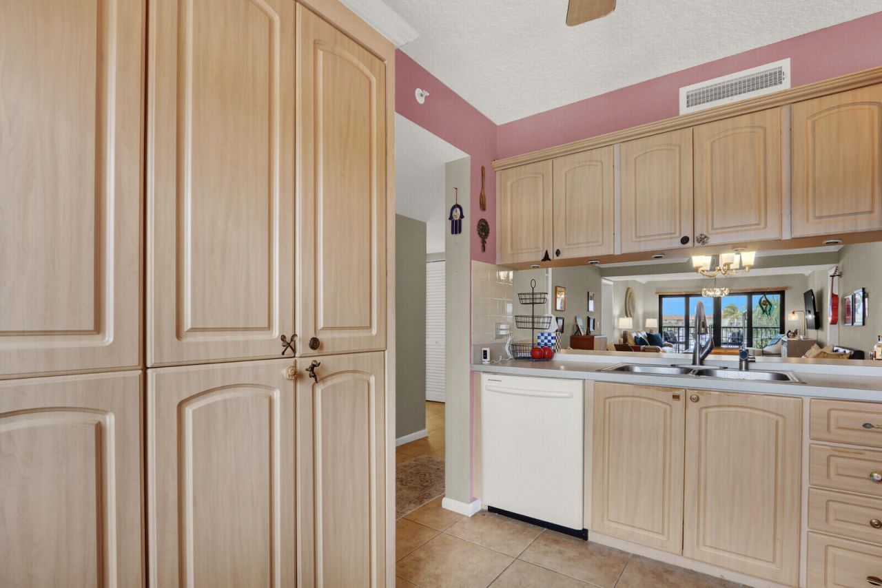 901 Seafarer Circle, Unit 403, Jupiter, FL 33477 Photo