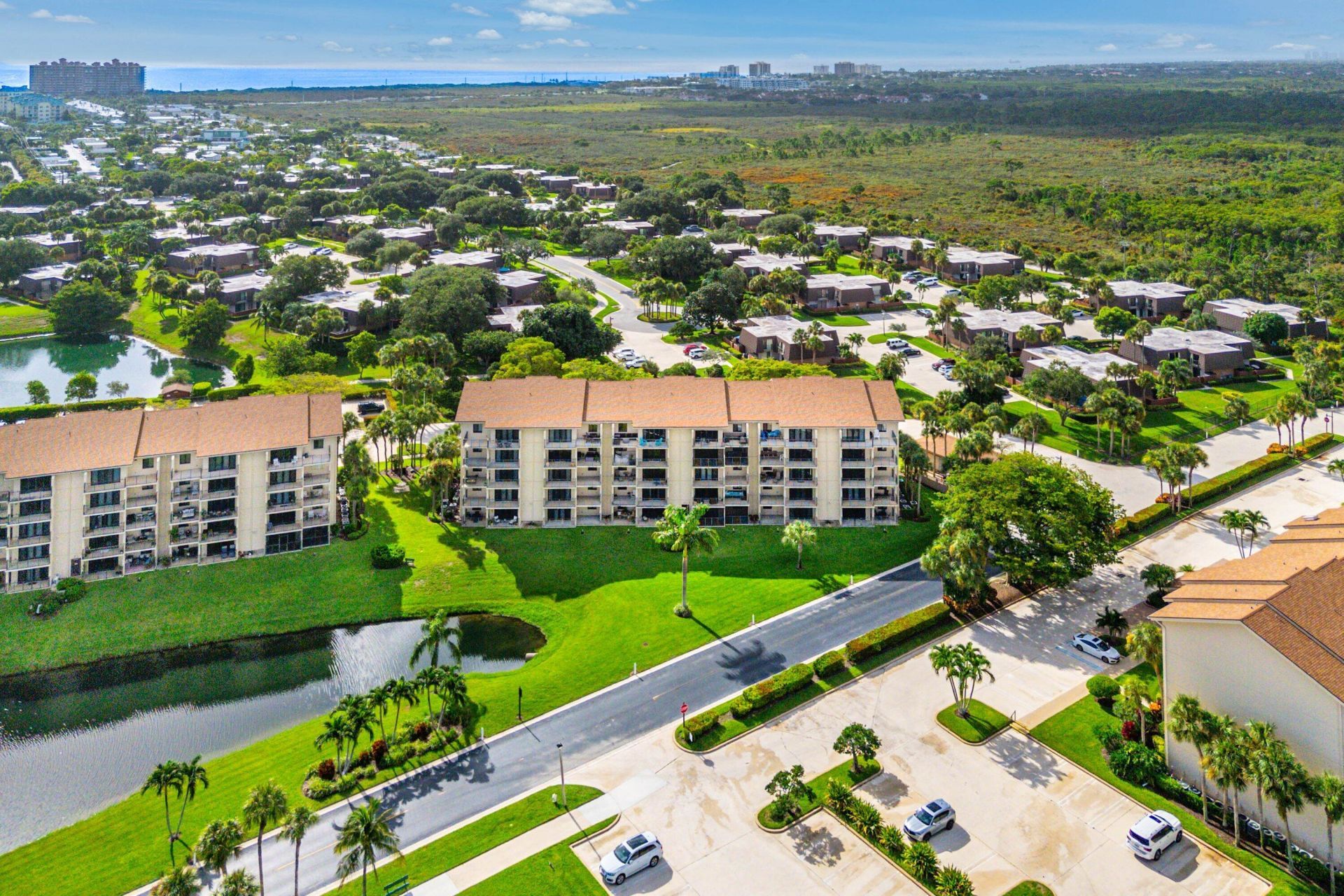 901 Seafarer Circle, Unit 403, Jupiter, FL 33477 Photo
