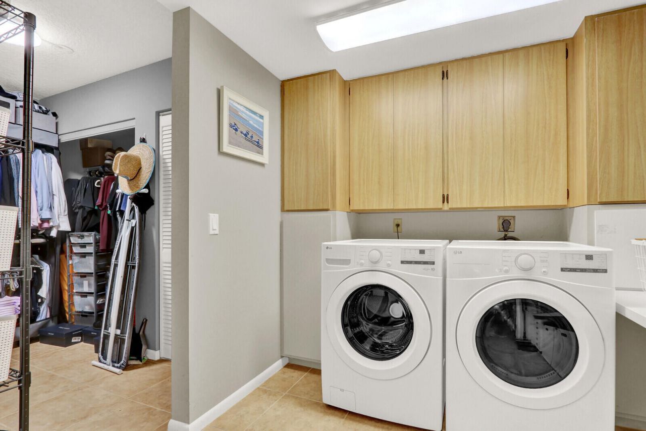 901 Seafarer Circle, Unit 403, Jupiter, FL 33477 Photo